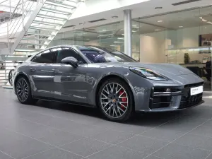 Porsche Panamera 2025