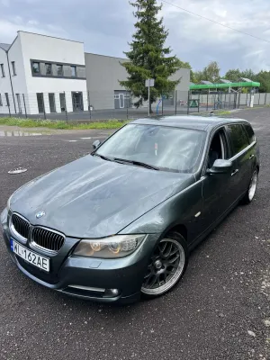 BMW 3 Series E90/E91/E92/E93 (2005-2012) 320d 2012