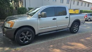 Nissan Titan 5.6 V8 LE Crew Cab 2015