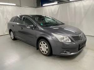 Toyota Avensis III (2009-) 2.0 D-4D 2010 2011