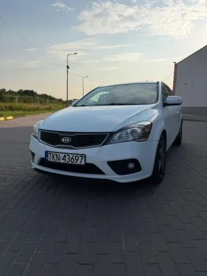 Kia Ceed I (2006-2012) 1.6 CRDi 128 Vision 2011