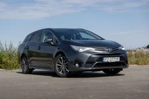 Toyota Avensis III (2009-) 2.0 D-4D Premium 2016