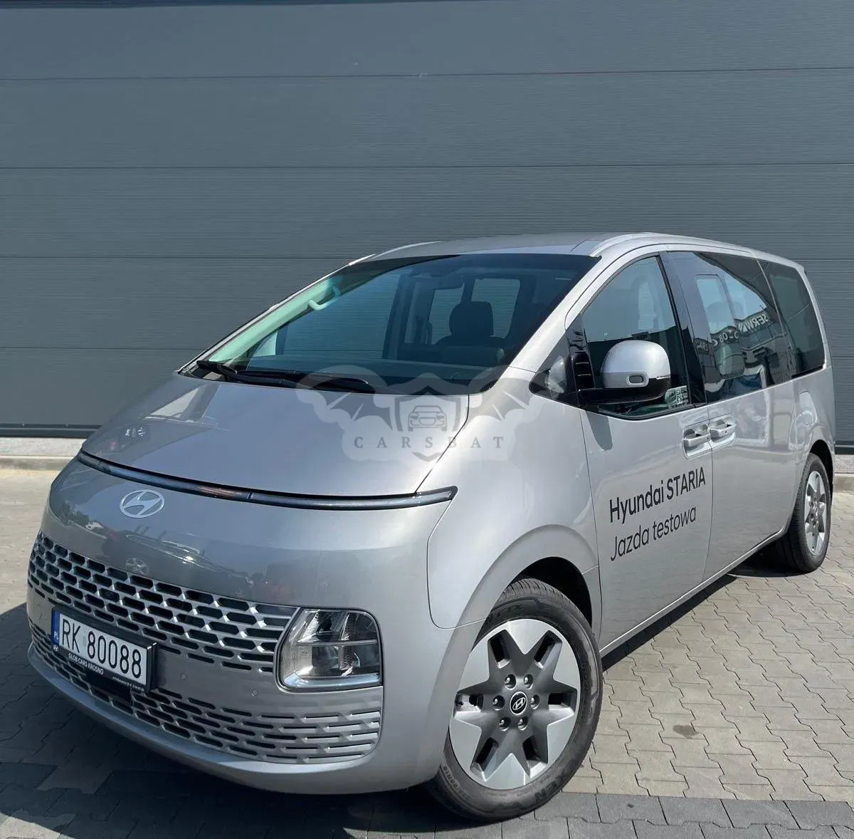 Hyundai Staria 1.6 T-GDI HEV Smart VIP 2024