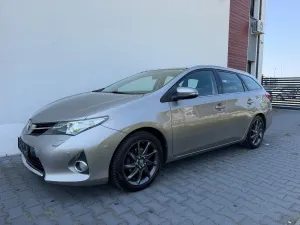 Toyota Auris II (2012-) 1.6 Premium + 2014