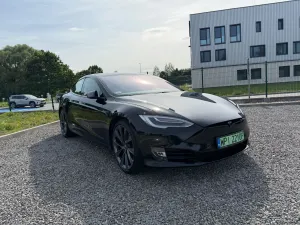 Tesla Model S Ludicrous Performance 2020