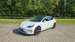 Tesla Model 3 2020