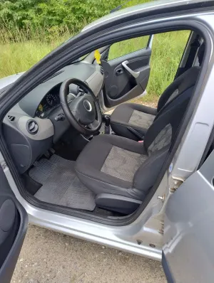 Dacia Sandero I (2008-2012) 1.2 16V Ambiance 2009