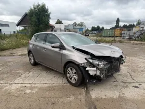 Toyota Auris II (2012-) 1.8 HSD Luna 2013