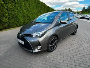 Toyota Yaris III (2011-2019) Hybrid 100 Business Edition 2016