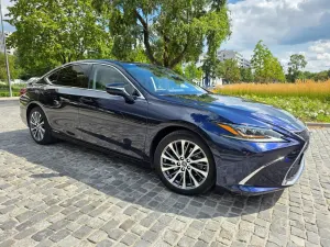 Lexus ES 300h Prestige 2021