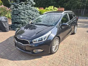 Kia Ceed II (2012-) 1.6 CRDi 128 Dream Team Edition 2013