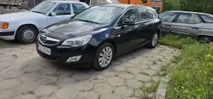 Opel Astra J (2009-2019) 1.7 CDTI Cosmo 2011