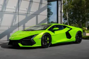 Lamborghini Revuelto 2024