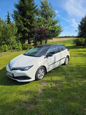 Toyota Auris II (2012-) Hybrid 135 Comfort 2017