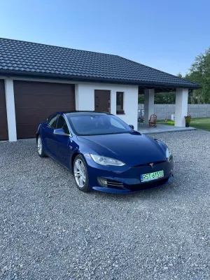 Tesla Model S 2016