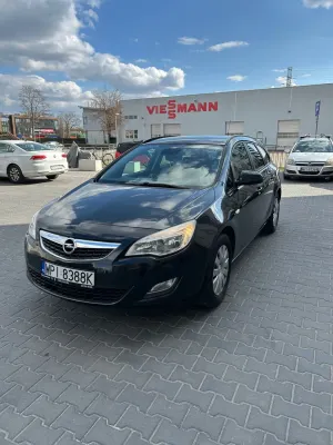 Opel Astra J (2009-2019) 1.4 Turbo Edition Sport 2011
