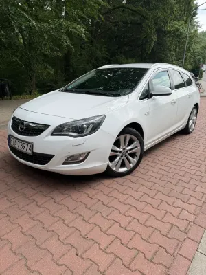 Opel Astra J (2009-2019) 1.4 T Sport 2011