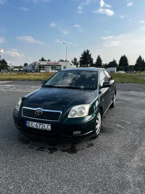 Toyota Avensis II (2003-2009) 2.0 D-4D Sol 2003
