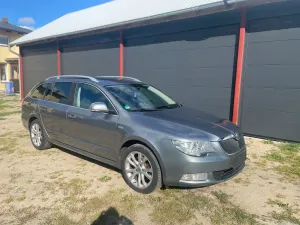 Skoda Superb II (2008-2018) 2.0 TDI Family DSG 2012