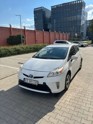 Toyota Prius III (2009-2015) 1.8 Hybrid Premium 2014