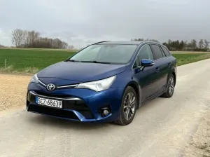 Toyota Avensis III (2009-) 2.0 D-4D Prestige 2015