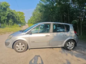 Renault Scenic II (2003-2009) 1.9 dCi Confort Authentique 2006