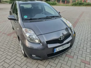 Toyota Yaris II (2005-2011) 1.33 VVT-i Executive 2011