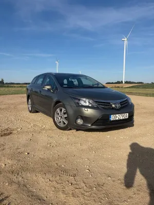 Toyota Avensis III (2009-) 2.0 D-4D Premium 2013