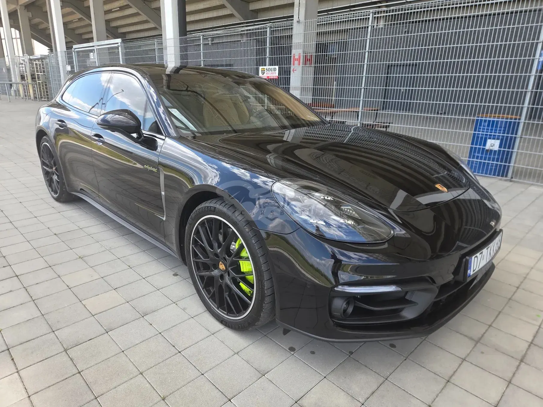 Porsche Panamera 4 E-Hybrid Platinum Edition 2023