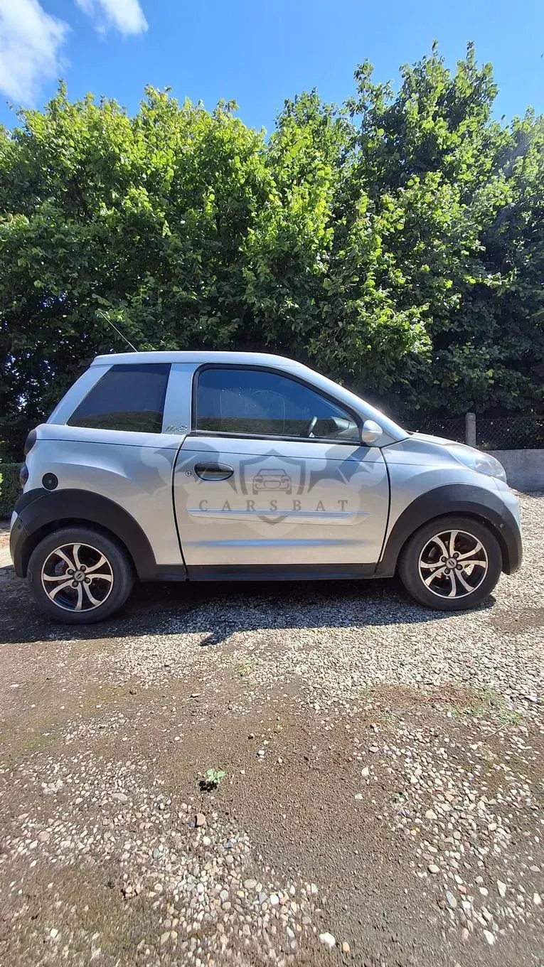 Microcar M.Go 2012