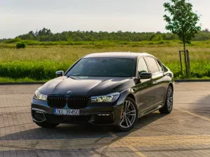 BMW 7 Series G11/12 (2015-2022) 740Li 2016