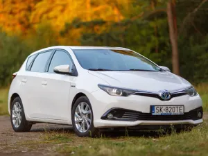 Toyota Auris II (2012-) Hybrid 135 Active 2015