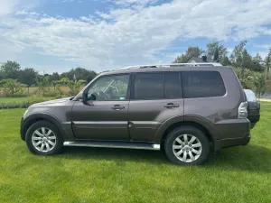 Mitsubishi Pajero IV (2007-) 3.2 DID Elegance 2010