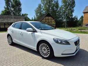 Volvo V40 II (2012-) D2 Momentum 2013