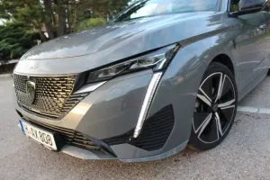 Peugeot 308 P5 (2021-) 1.2 mHEV GT Exclusive S&S e-DCS6 2025