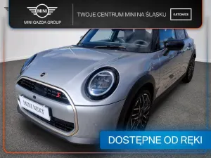 Mini Cooper Linia Favoured 2025