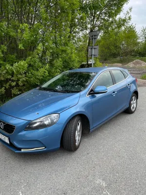 Volvo V40 II (2012-) D4 Momentum 2014