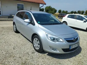 Opel Astra J (2009-2019) 1.6 Sport 2011