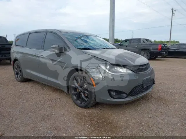 Chrysler Pacifica 2020