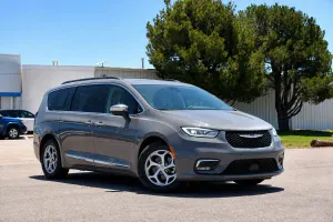 Chrysler Pacifica 2023