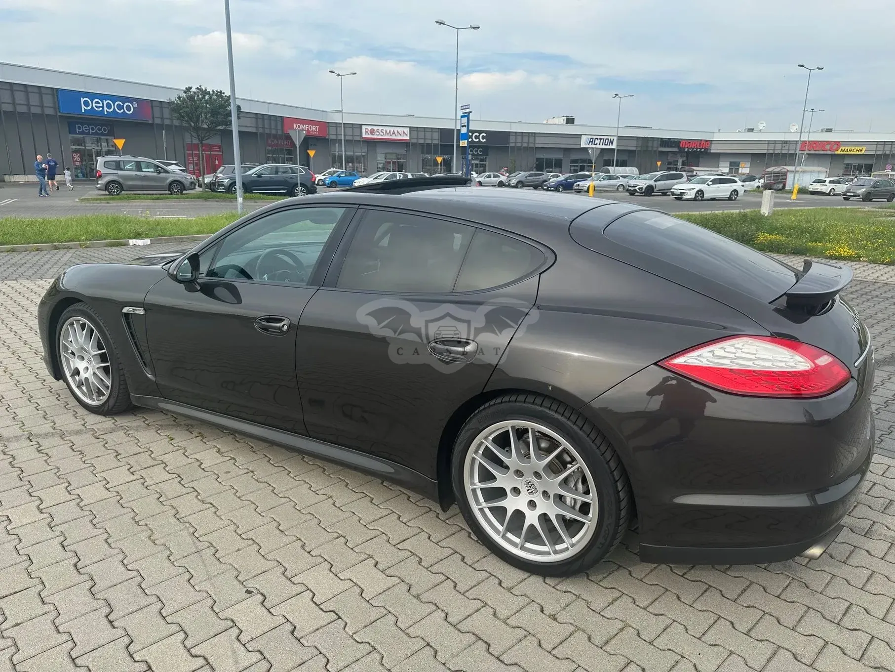 Porsche Panamera 4 PDK 2011