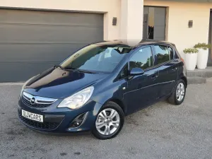 Opel Corsa D (2006-2014) 1.2 16V Cosmo 2012