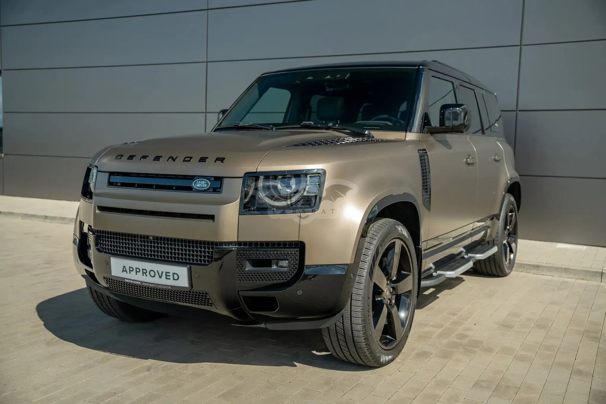 Land Rover Defender 3.0 D300 mHEV X-Dynamic HSE 2024