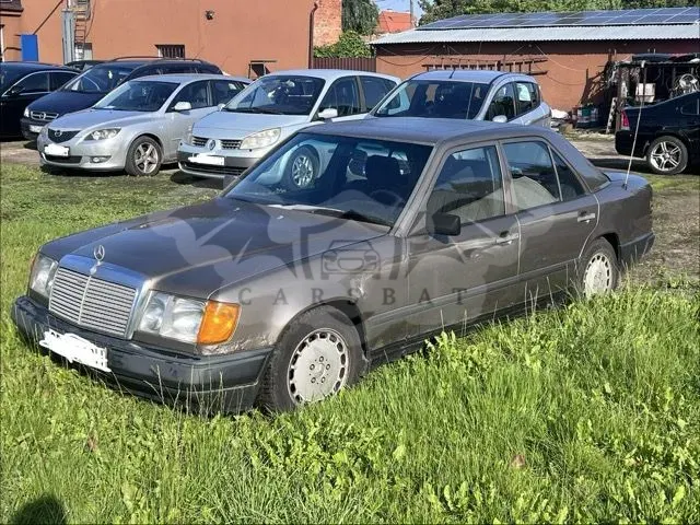 Mercedes-Benz E 1989
