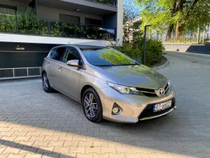 Toyota Auris II (2012-) 1.6 Prestige 2014