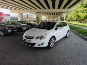 Opel Astra J (2009-2019) 2.0 CDTI Cosmo 2011