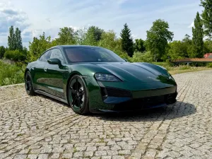 Porsche Taycan 105kWh Turbo 2025