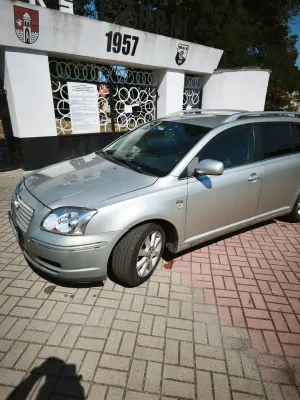 Toyota Avensis II (2003-2009) 2.0 D-4D Luna 2005