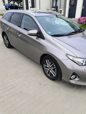 Toyota Auris II (2012-) 1.6 Valvematic Edition 2015