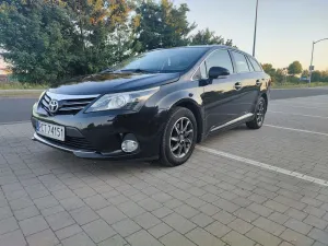 Toyota Avensis III (2009-) 2.0 D-4D Premium 2012